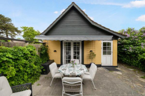 Cozy Holiday Home On Sydbornholm